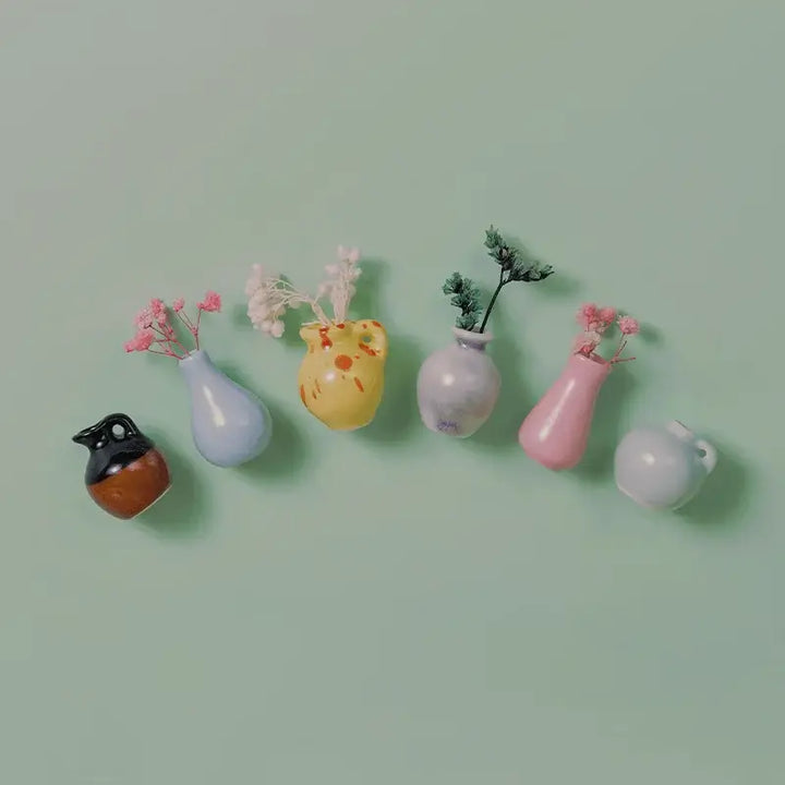 Mini Ceramic Vase Fridge Magnet: Functional Décor