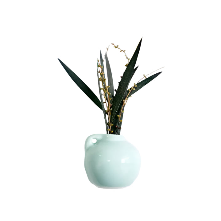 Mini Ceramic Vase Fridge Magnet: Functional Décor